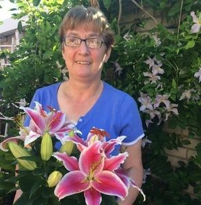 Meet your Posher, Almira